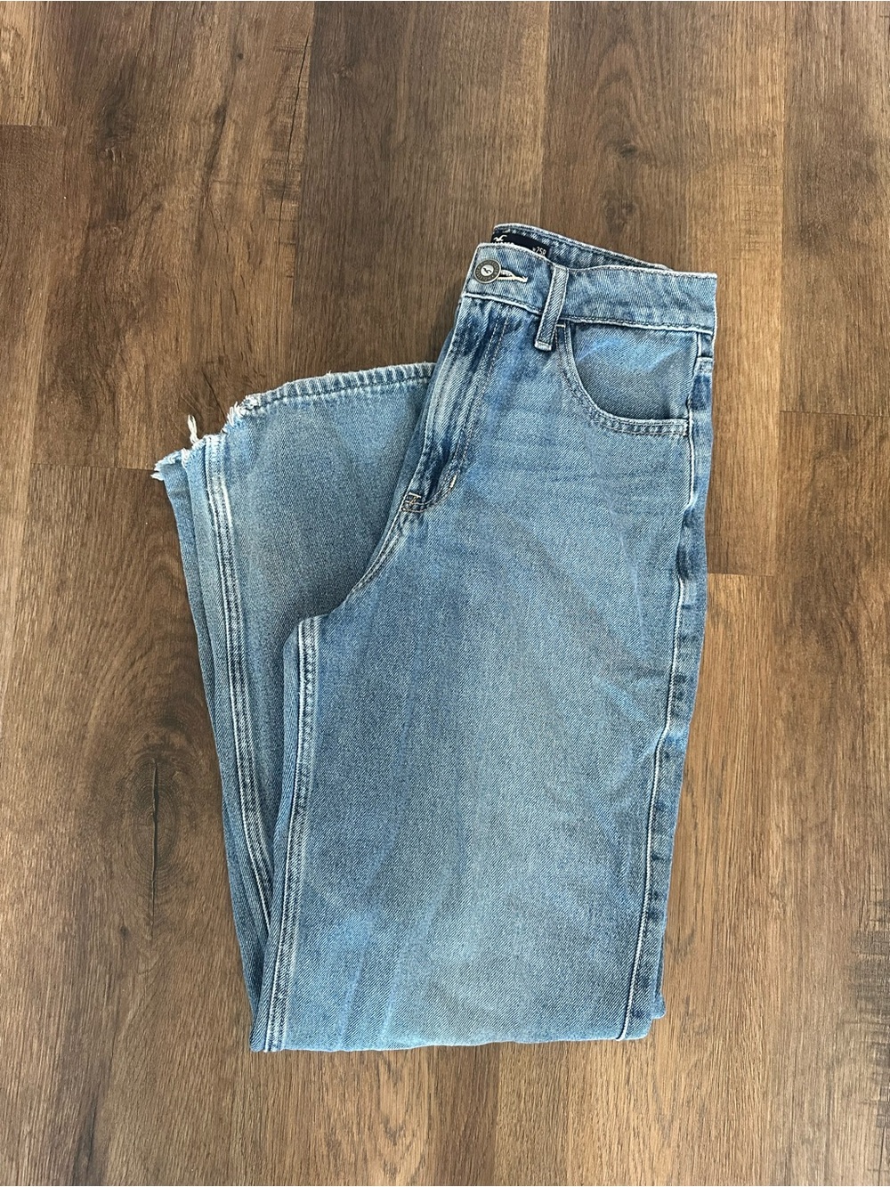 Hollister Ultra High Rise Baggy Jeans